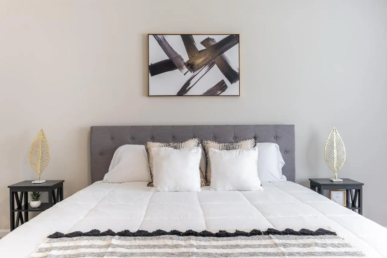 Modern Stunning Southpark/Cotswold Home! Charlotte Holiday home
