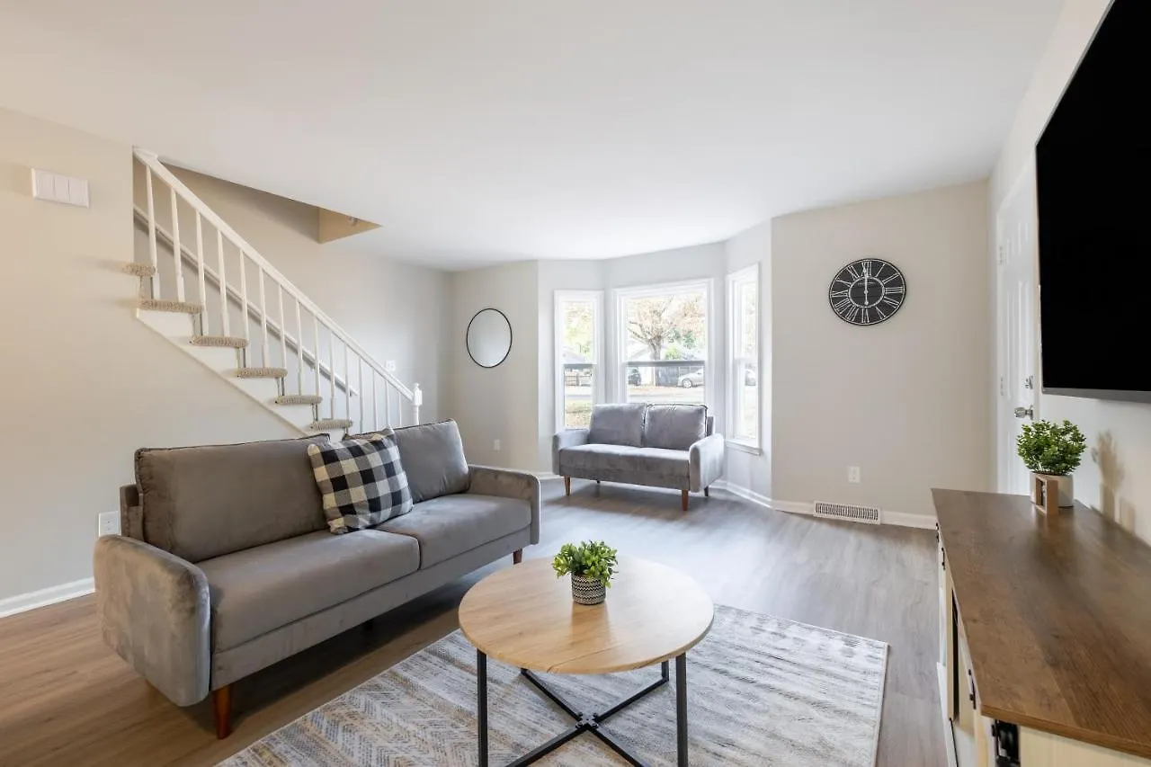 Modern Stunning Southpark/Cotswold Home! Charlotte Holiday home