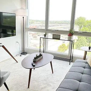 Apartment, Queen Bed, Wifi, Kitchen, Washer & Dryer In Charlotte