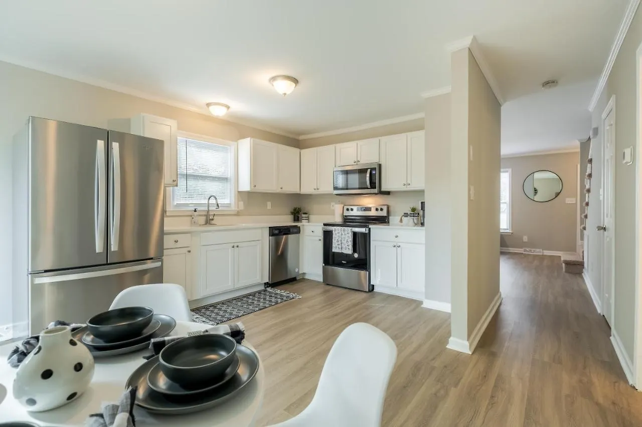 Modern Stunning Southpark/Cotswold Home! Charlotte