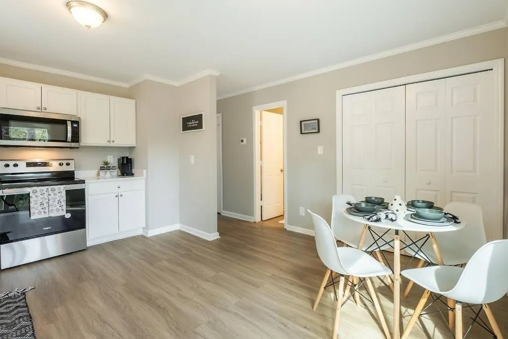 Modern Stunning Southpark/Cotswold Home! Charlotte 0*,